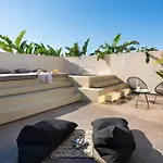 Hamilton Elite Penthouse Rhodes City