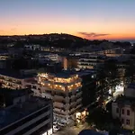Hamilton Elite Penthouse Будинок відпочинку Rhodes City